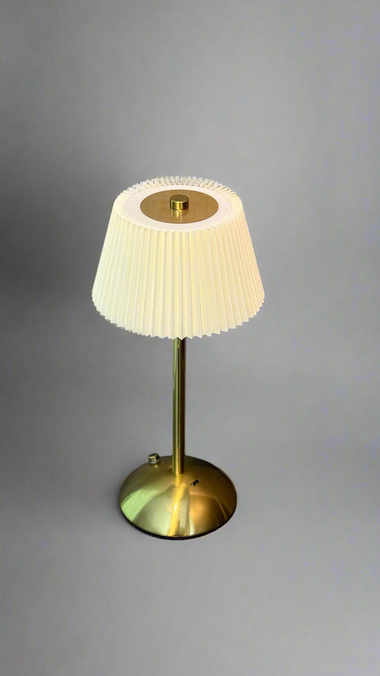 Opus LED Lamp